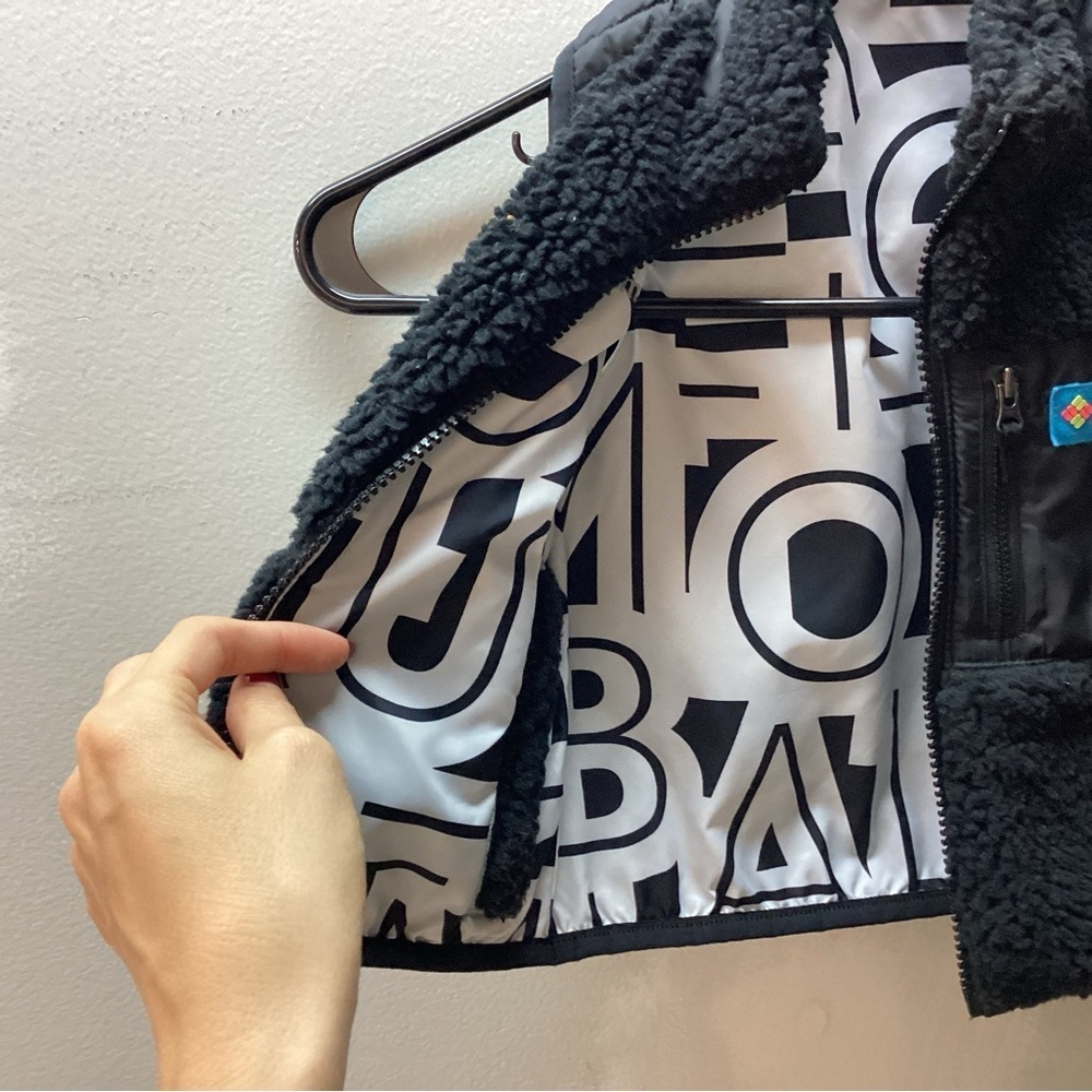 Columbia Toddler Reversible Black Sherpa Vest - 2T - Picture 3 of 4